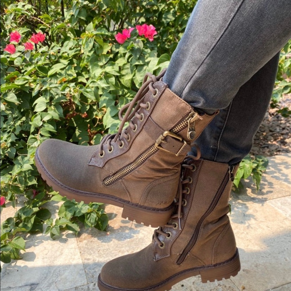 ⭐️⭐️Blowfish Combat Boots! ⭐️⭐️